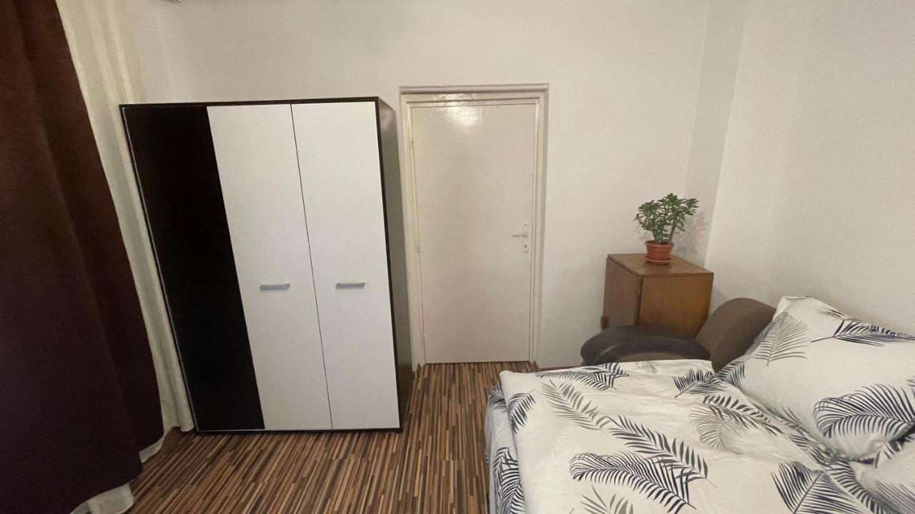 Apartament In Centrul Brasovului Exterior photo